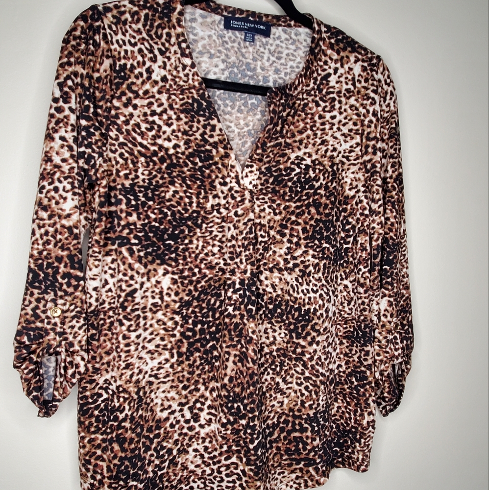 Jones New York Signature Cheetah Print Shirt Size Small